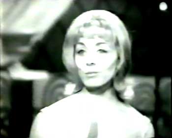 Isabelle Aubret singing at Eurovision 1962